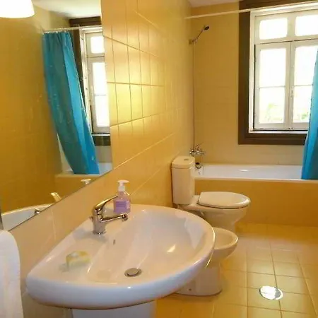 Отель Lindens House 3*