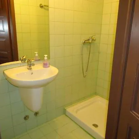 Lindens House 3* Порту